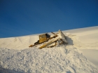 Уборка снега на подъездной дороге к Расвумчоррскому руднику, 2011, высота снега, выпавшего за одну ночь - 2 м